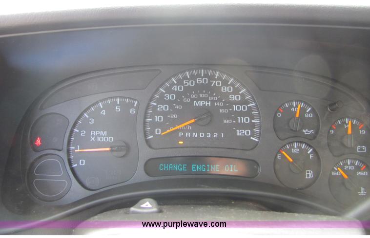 image for item 4930 2007 Chevrolet C1500 Silverado pickup truck