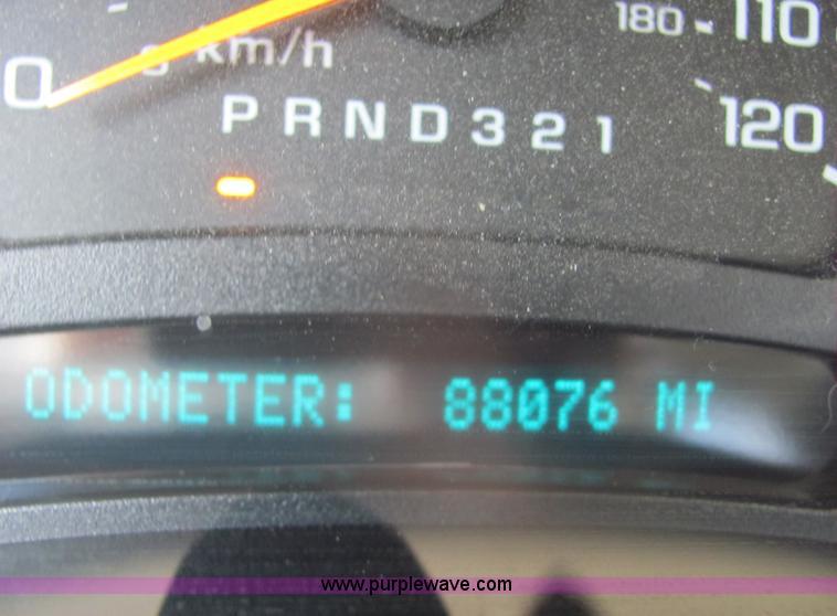 image for item 4930 2007 Chevrolet C1500 Silverado pickup truck