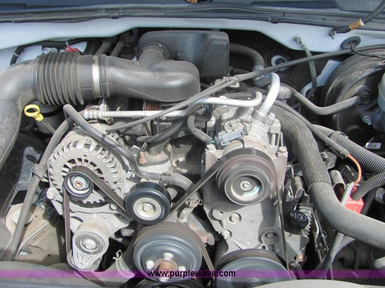 image for item 4930 2007 Chevrolet C1500 Silverado pickup truck