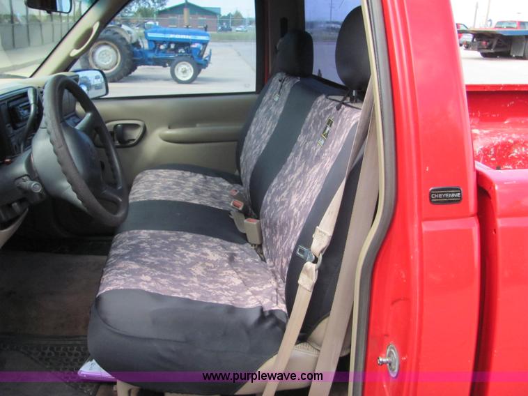 image for item 4931 1998 Chevrolet C1500 Cheyenne pickup truck