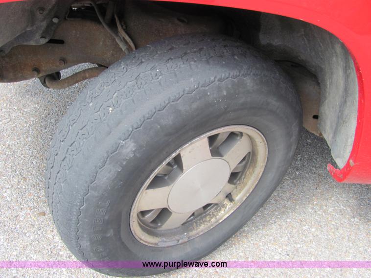 image for item 4931 1998 Chevrolet C1500 Cheyenne pickup truck