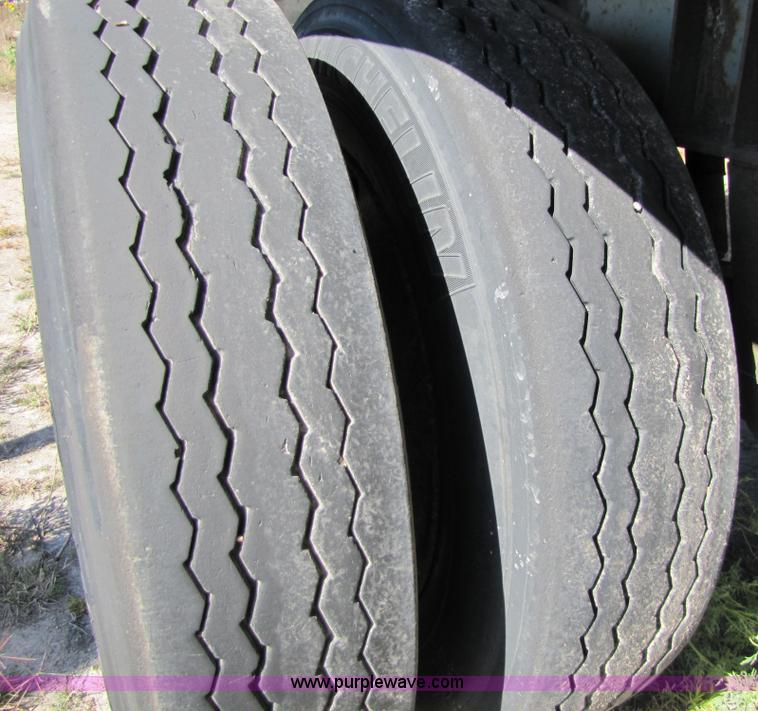 image for item 5141 1998 Wilson 48' flatbed trailer