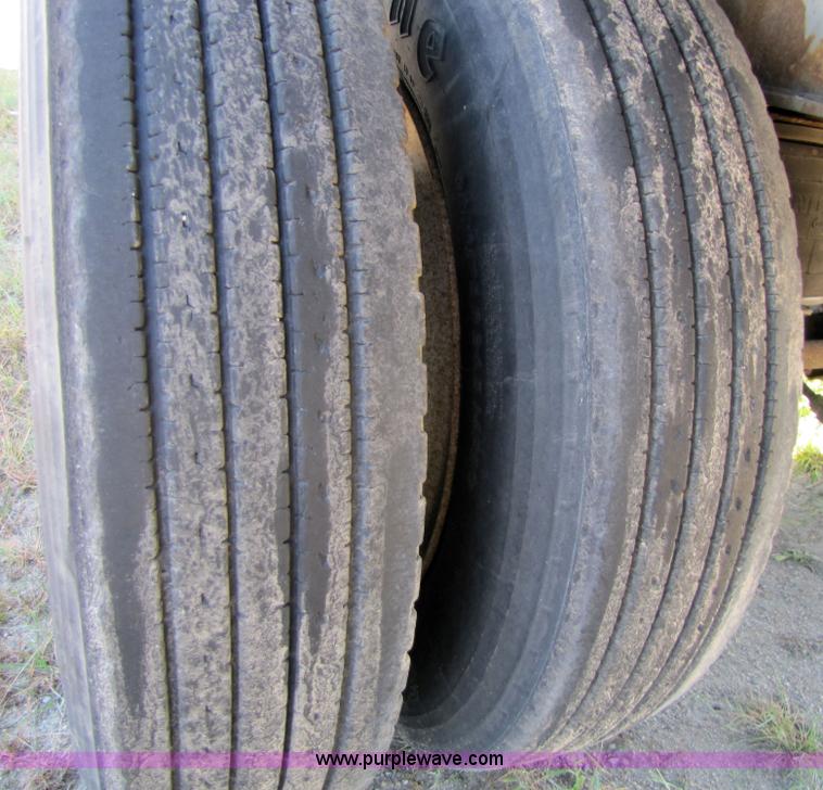 image for item 5141 1998 Wilson 48' flatbed trailer