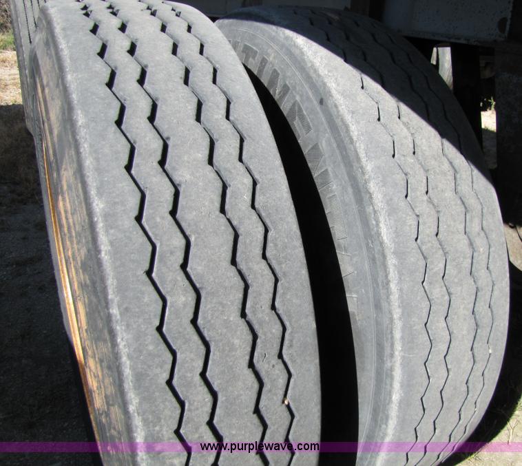 image for item 5143 1995 Wilson 48' flatbed trailer