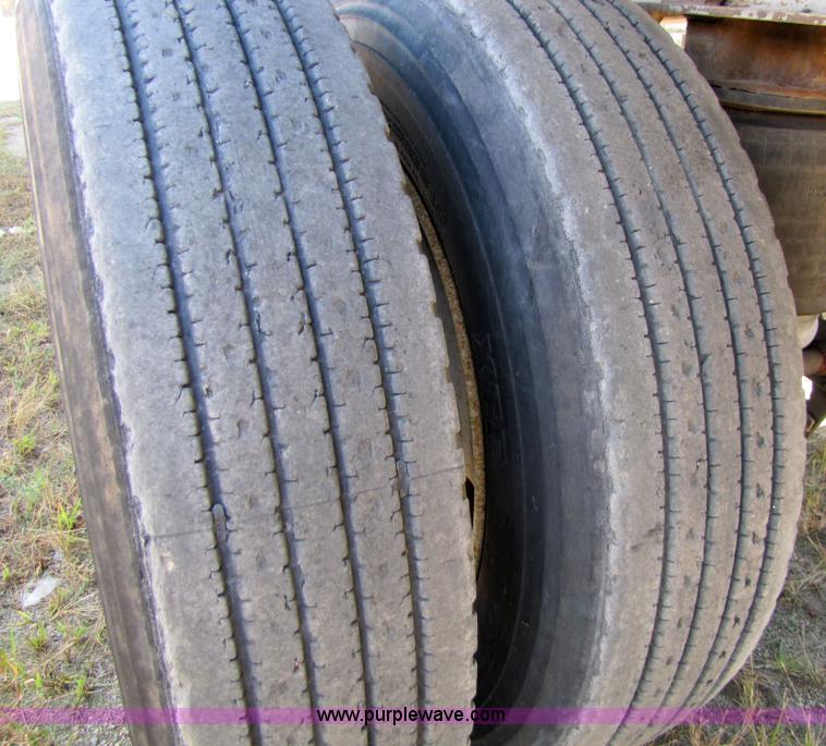 image for item 5143 1995 Wilson 48' flatbed trailer