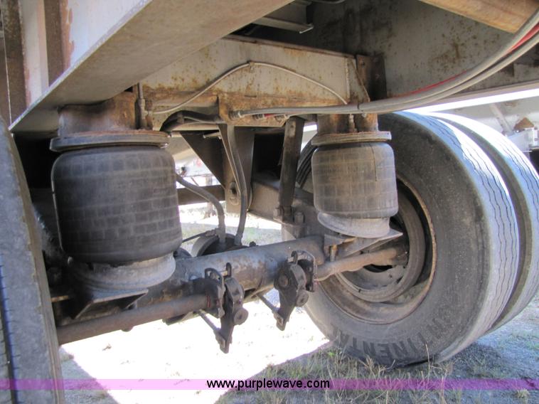 image for item 5143 1995 Wilson 48' flatbed trailer