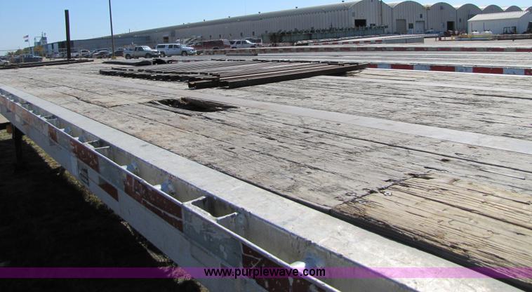 image for item 5143 1995 Wilson 48' flatbed trailer