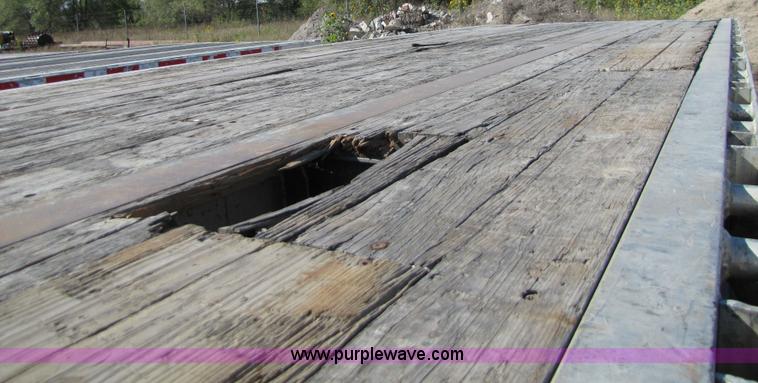 image for item 5143 1995 Wilson 48' flatbed trailer