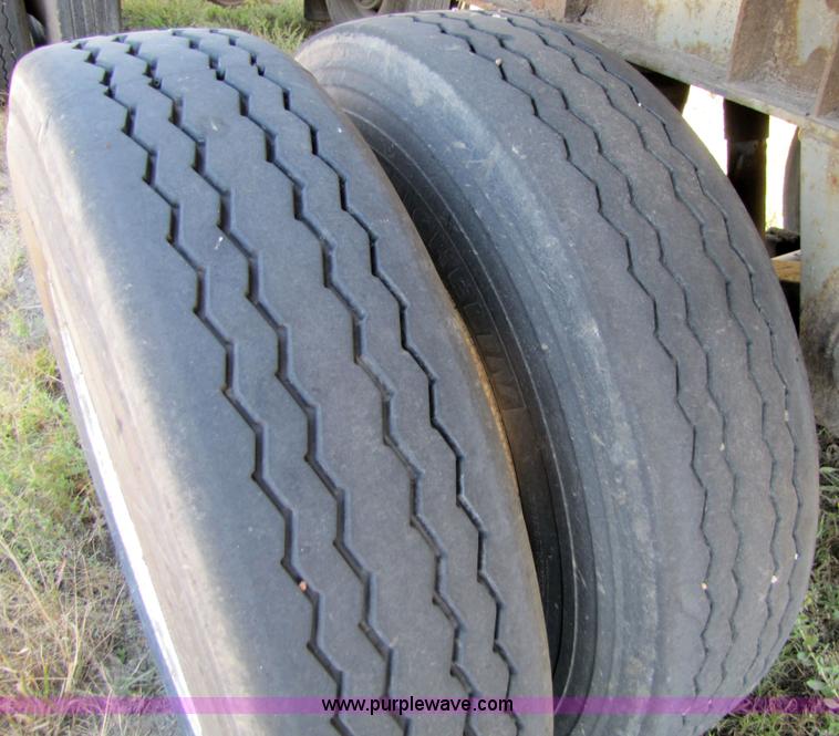 image for item 5144 1998 Wilson 48' flatbed trailer