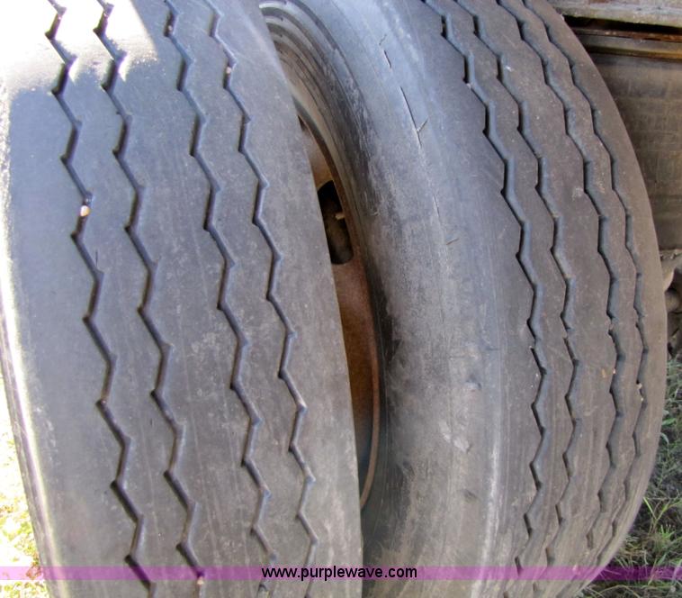 image for item 5144 1998 Wilson 48' flatbed trailer