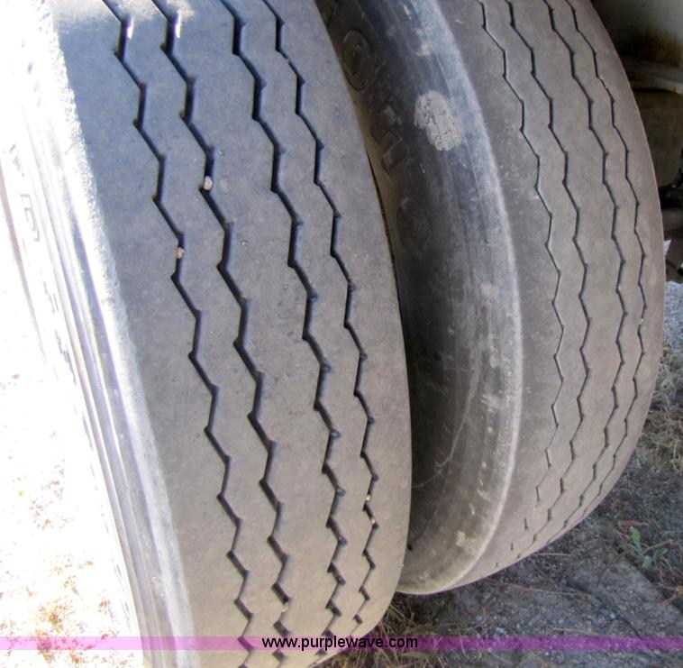 image for item 5145 1998 Wilson 48' flatbed trailer