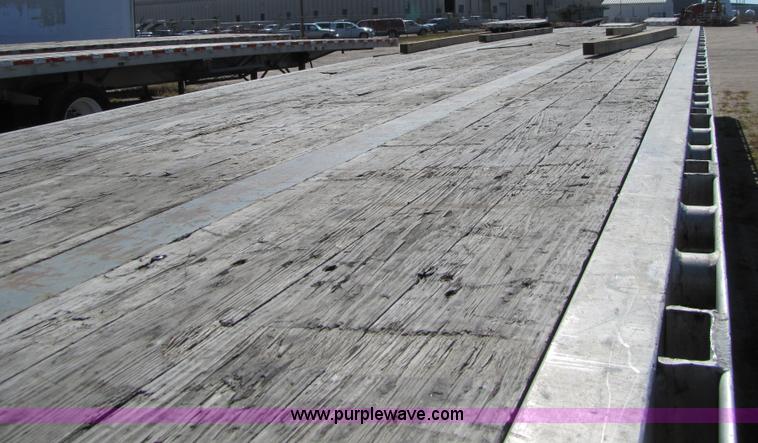 image for item 5145 1998 Wilson 48' flatbed trailer