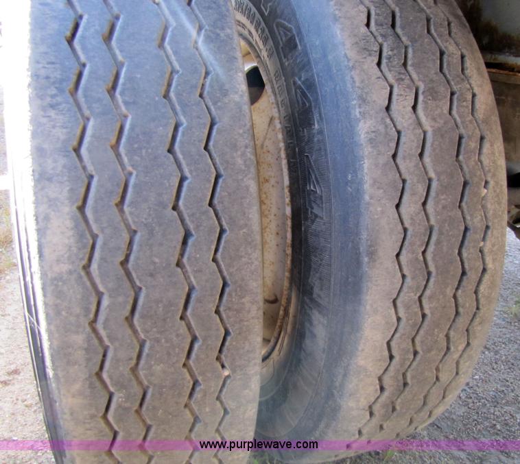 image for item 5146 1998 Wilson 48' flatbed trailer