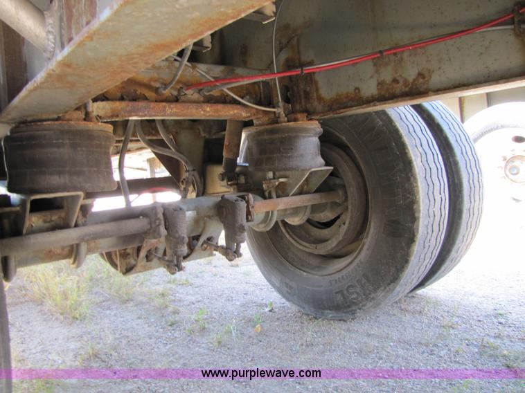 image for item 5146 1998 Wilson 48' flatbed trailer