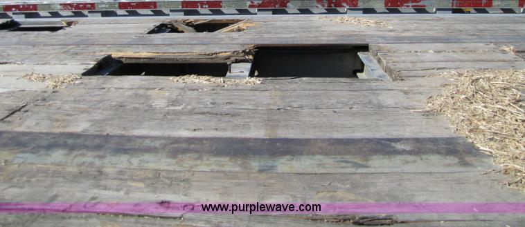 image for item 5147 1995 Wilson 48' flatbed trailer