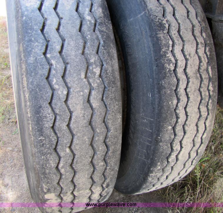 image for item 5149 1998 Wilson 48' flatbed trailer