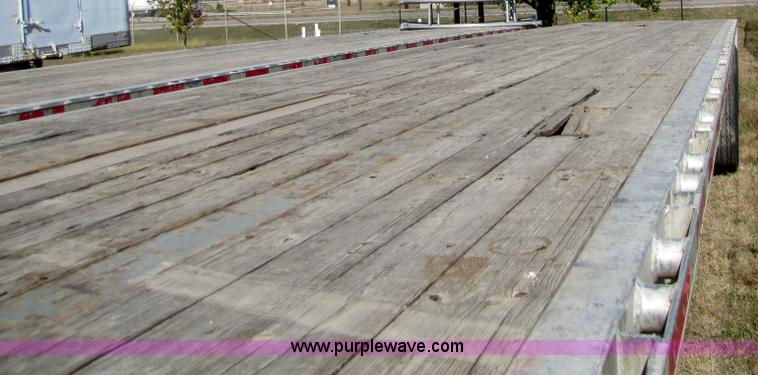 image for item 5149 1998 Wilson 48' flatbed trailer