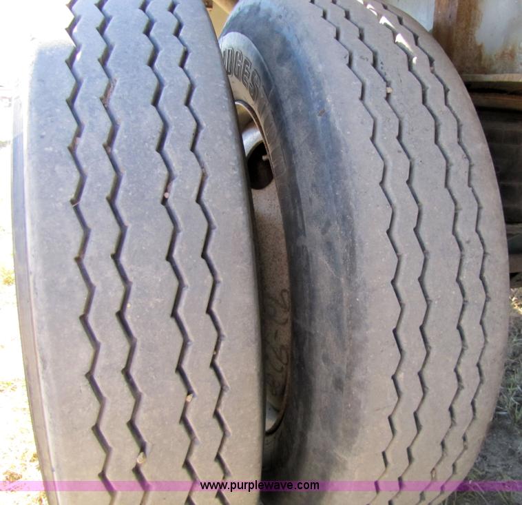 image for item 5151 1998 Wilson 48' flatbed trailer