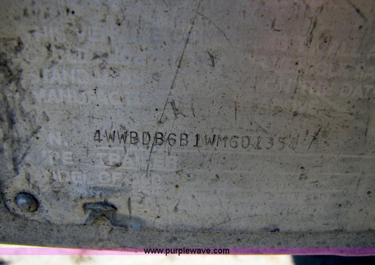 image for item 5151 1998 Wilson 48' flatbed trailer