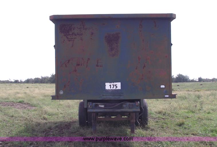 image for item 5861 1977 Fruehauf 22' end dump trailer