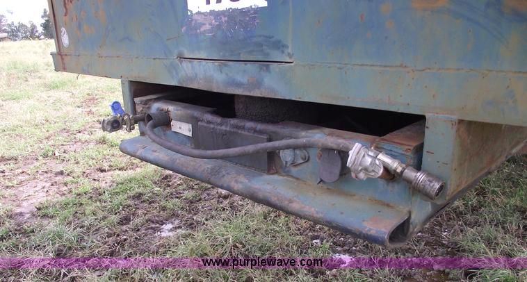 image for item 5861 1977 Fruehauf 22' end dump trailer