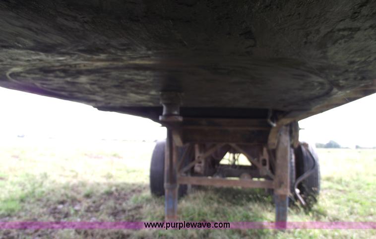 image for item 5861 1977 Fruehauf 22' end dump trailer