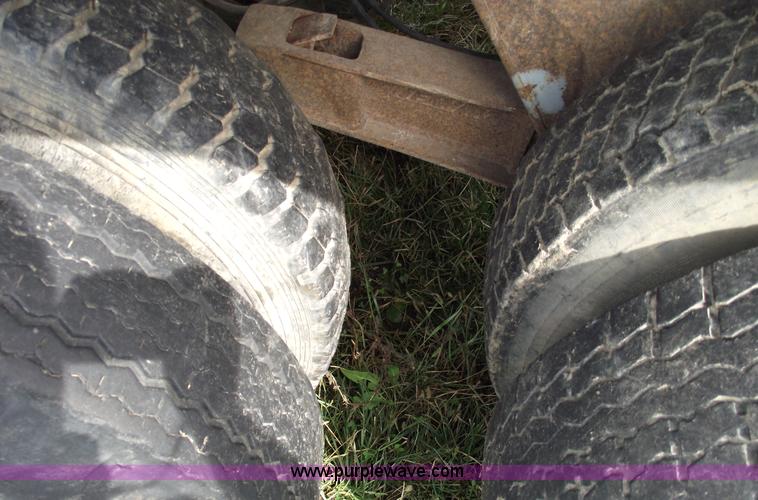 image for item 5861 1977 Fruehauf 22' end dump trailer