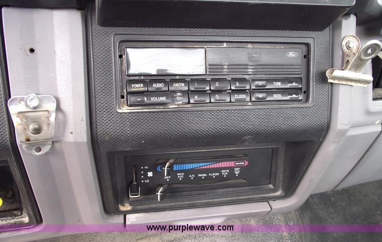 image for item 5863 1996 Ford F700 semi truck