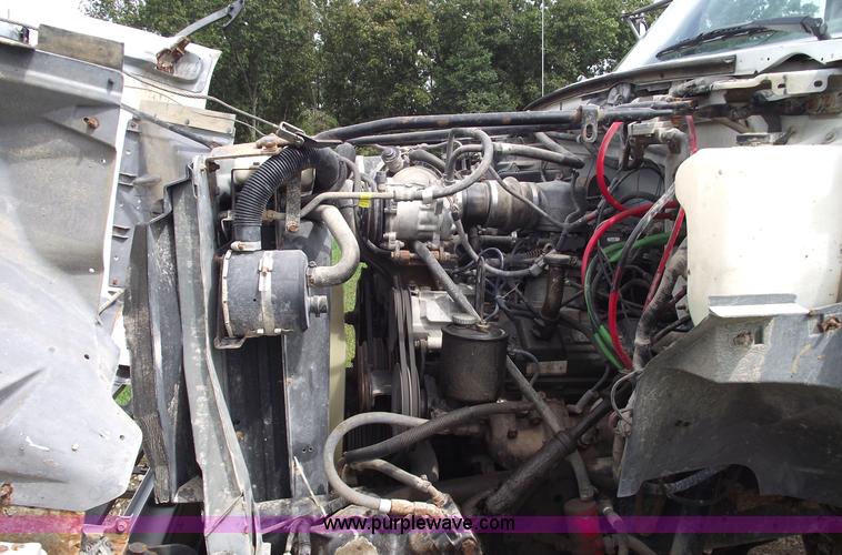 image for item 5863 1996 Ford F700 semi truck