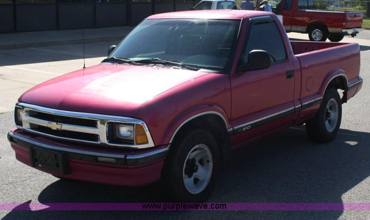image for item 6342 1994 Chevrolet S10 LS pickup truck