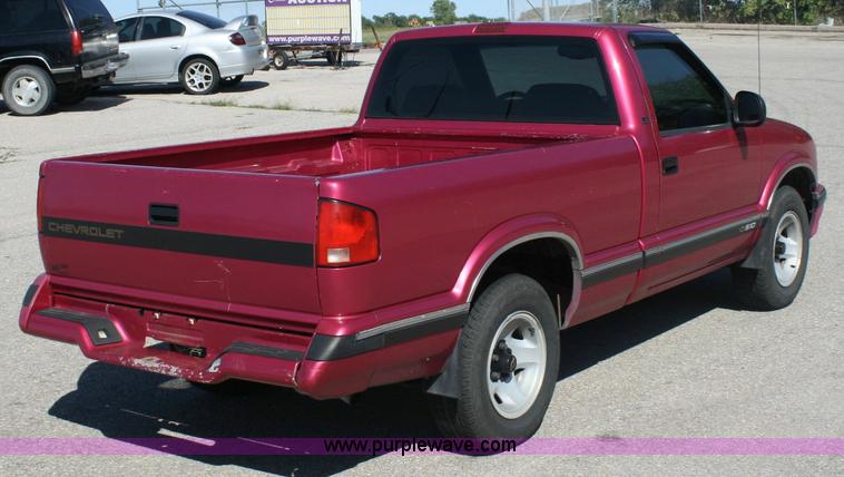 image for item 6342 1994 Chevrolet S10 LS pickup truck