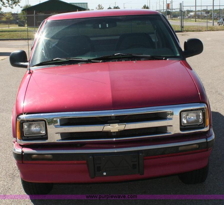 image for item 6342 1994 Chevrolet S10 LS pickup truck