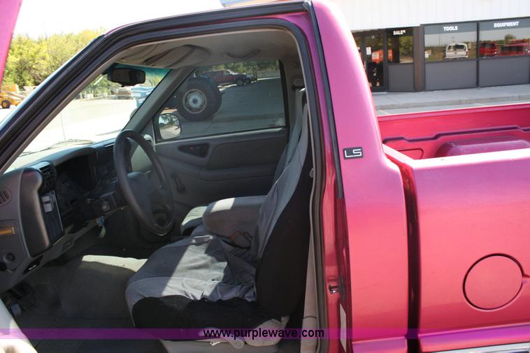 image for item 6342 1994 Chevrolet S10 LS pickup truck