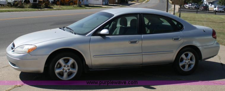 image for item 6367 2001 Ford Taurus SES