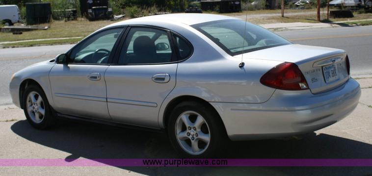 image for item 6367 2001 Ford Taurus SES