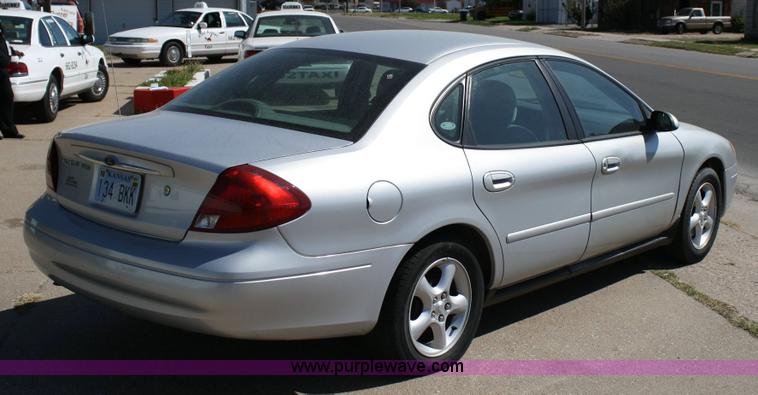 image for item 6367 2001 Ford Taurus SES
