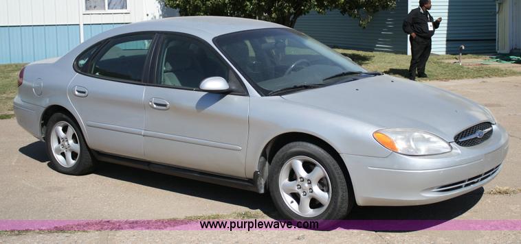 image for item 6367 2001 Ford Taurus SES