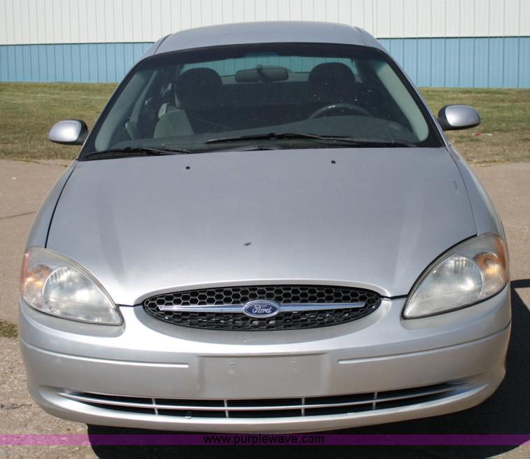 image for item 6367 2001 Ford Taurus SES