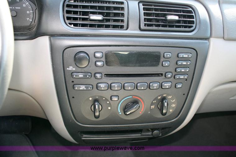 image for item 6367 2001 Ford Taurus SES