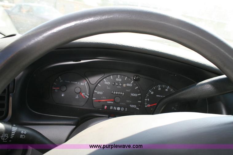 image for item 6367 2001 Ford Taurus SES