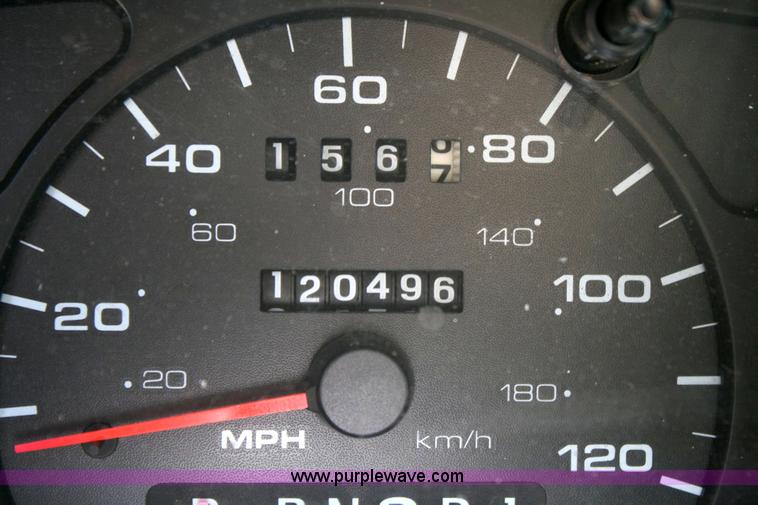 image for item 6367 2001 Ford Taurus SES