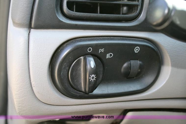 image for item 6367 2001 Ford Taurus SES