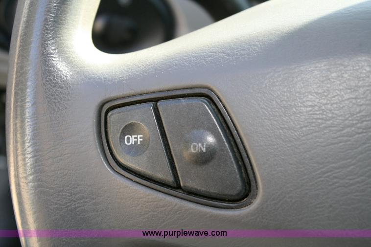 image for item 6367 2001 Ford Taurus SES