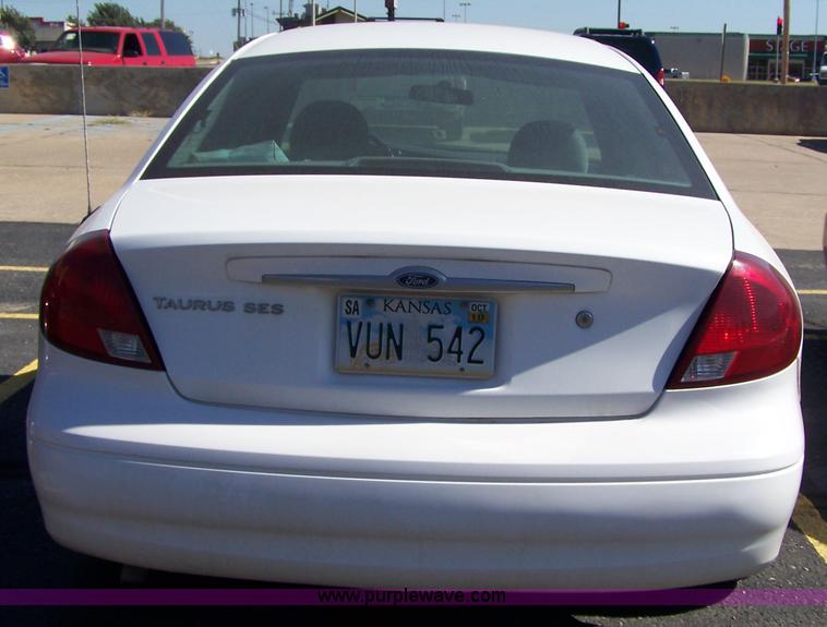 image for item 7364 2003 Ford Taurus SES