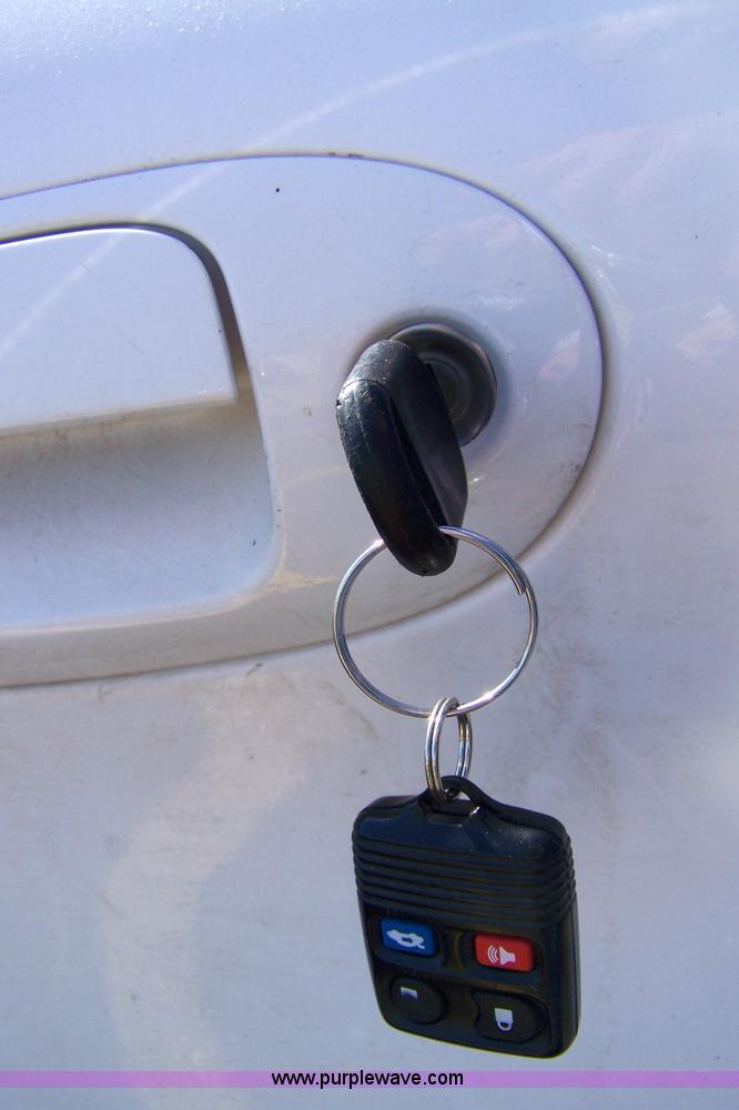 image for item 7364 2003 Ford Taurus SES