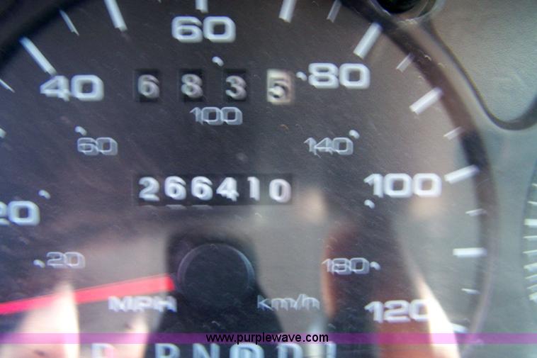 image for item 7364 2003 Ford Taurus SES