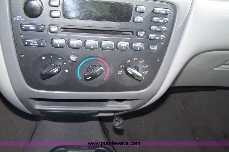 image for item 7364 2003 Ford Taurus SES