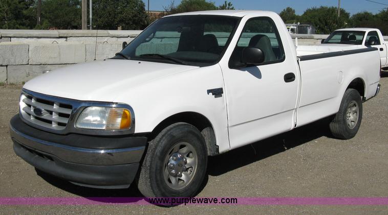 image for item 8001 1999 Ford F250 XL pickup truck