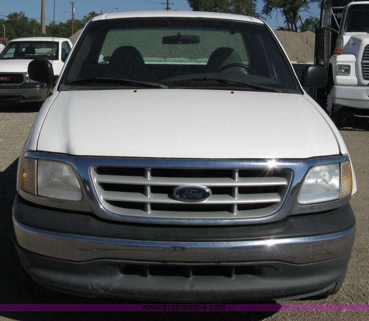 image for item 8001 1999 Ford F250 XL pickup truck