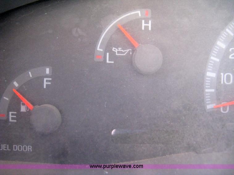 image for item 8001 1999 Ford F250 XL pickup truck